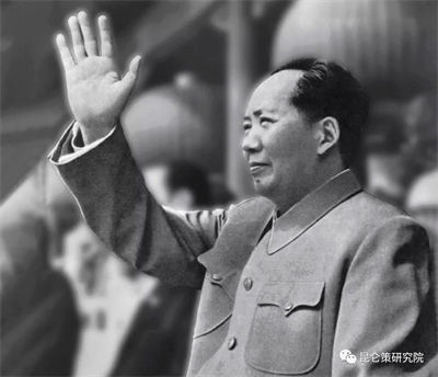 毛澤東——立功立言立德的巍峨豐碑