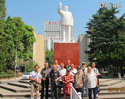 4、20190908在武大医学院f15f2ed0af4be30d57676d33aaccc10 - 副本.jpg