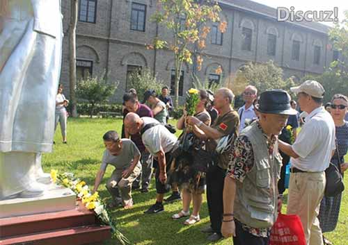 2、20190908箱毛主席鲜花IMG_2204 - 副本.JPG