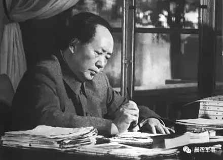 人民领袖与瘟疫村农民的故事