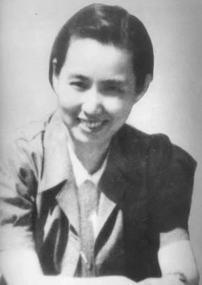 陈波儿导演2.jpg