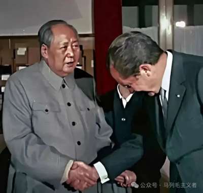 孤灯下的守夜人：从《念奴娇》到最后的嘱托